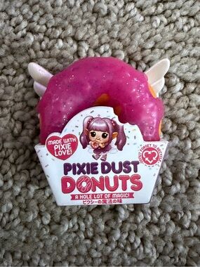 ZURU Mini Brands Kawaii Pixie Dust Donuts #23 Glitter Winged Donut